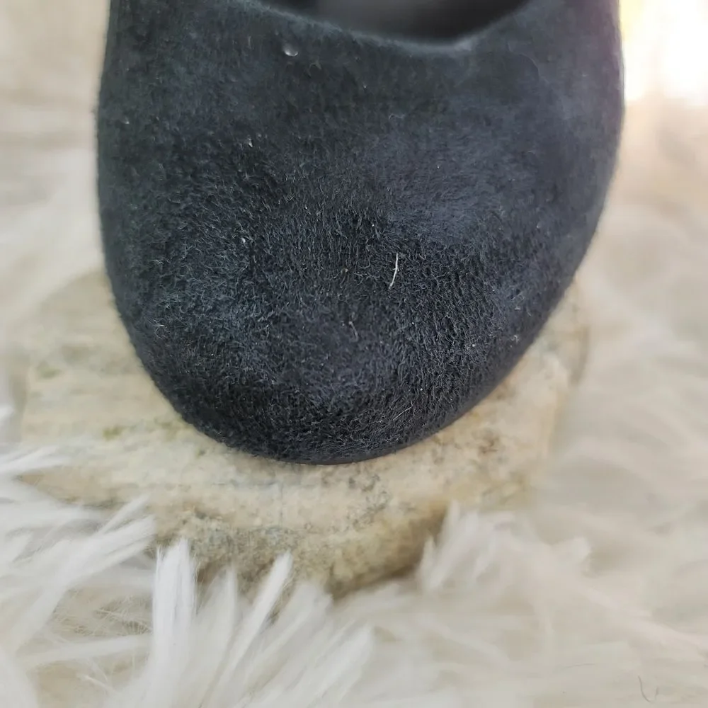 Truth or dare by madonna black suede pumps